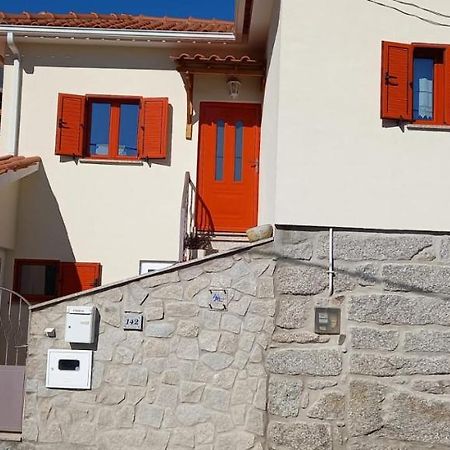 Albergue De Moes - Casa Do Ladrilho ภายนอก รูปภาพ