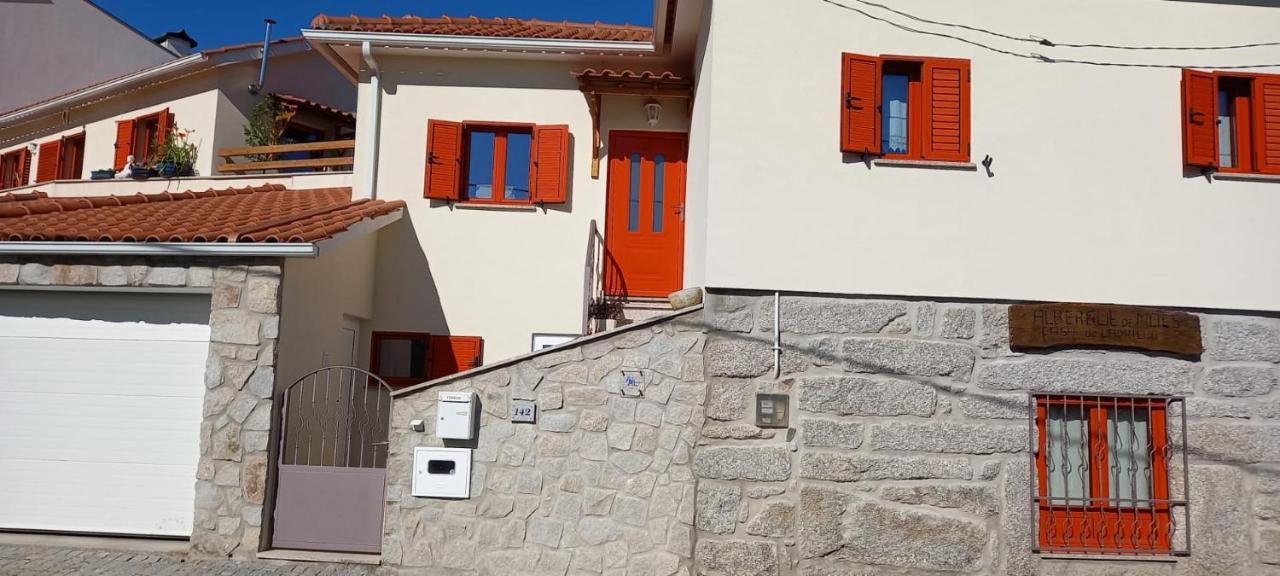 Albergue De Moes - Casa Do Ladrilho ภายนอก รูปภาพ